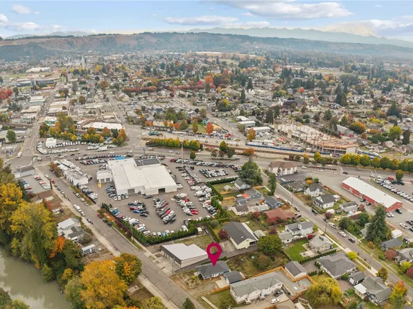 624 W Main Street, Sumner, WA 98390