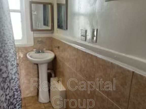 5th image of 1326 3rd Ave Unit 1326