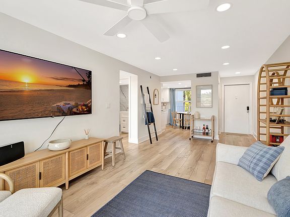 5th image of 689 NE 6th Ct APT 205