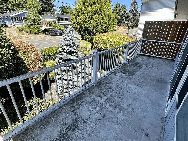 15444 10th Ave SW — Photo 16