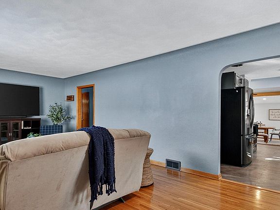 2nd image of 3403 Valmont Ave