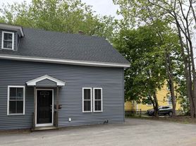 4 Elm St, Newmarket, NH