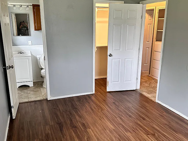 8709 N Hudson Ave — Photo 7
