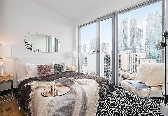 4th image of 42-22 27th St #1013