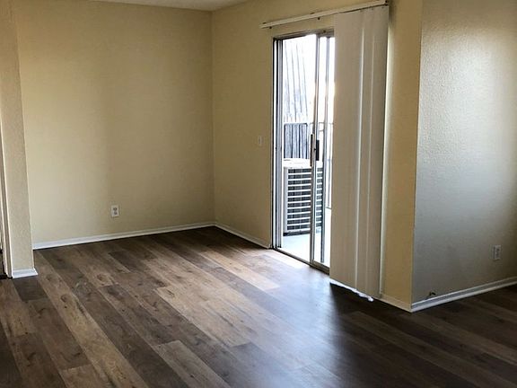 3rd image of 13517 Tracy St #T-04
