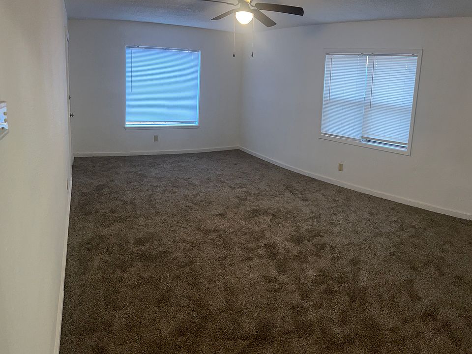 1st image of 916 N Walnut St
