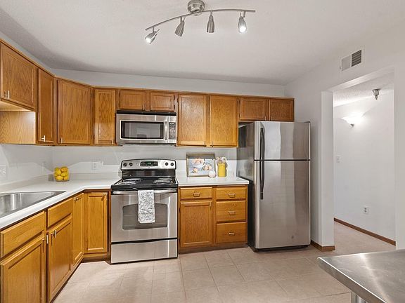 5th image of 6085 Rowland Rd APT 312