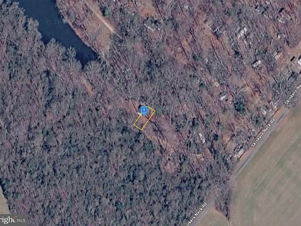 1st image of 111 Skinkers Neck Rd