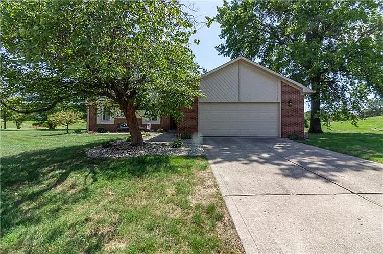 431 Maria Dr photo 1