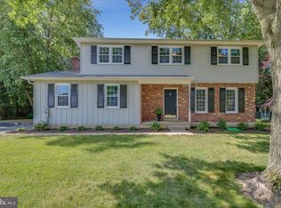 8 Chapelcrest Ln, Wilmington, DE 19810