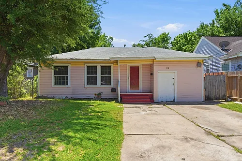 410 Live Oak St Photo 1