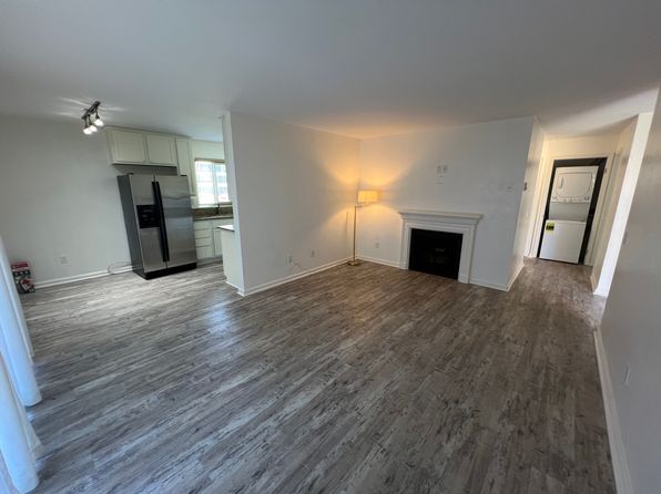 300 Glenwood Cir APT 160