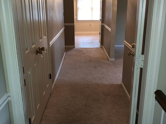 5th image of 240 Talsman Dr Unit 4