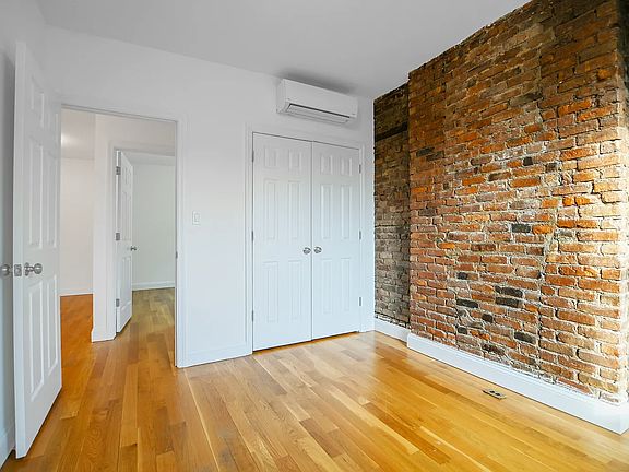 2nd image of 200 Sackett St APT 3R
