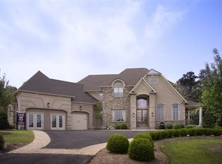 2690 Imperial Crest Ln, Lower Saucon Twp, PA 18055