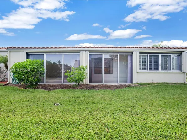 2532 Boundbrook Dr S APT 104, West Palm Beach, FL 33406