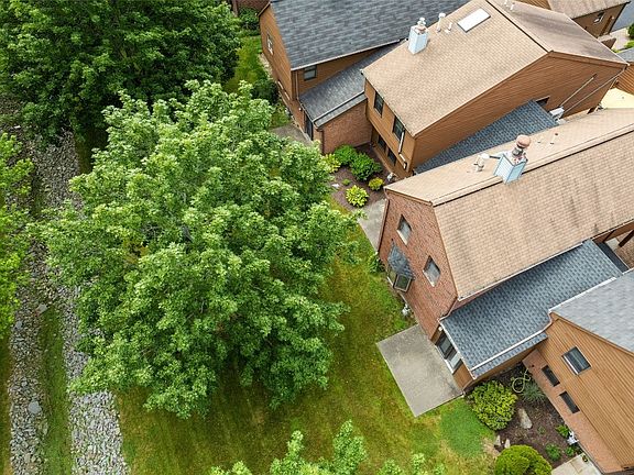 3rd image of 3018 Pleasant Dr