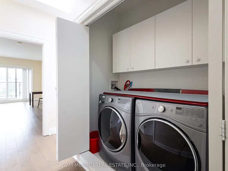 35A Broadview Ave — Photo 16