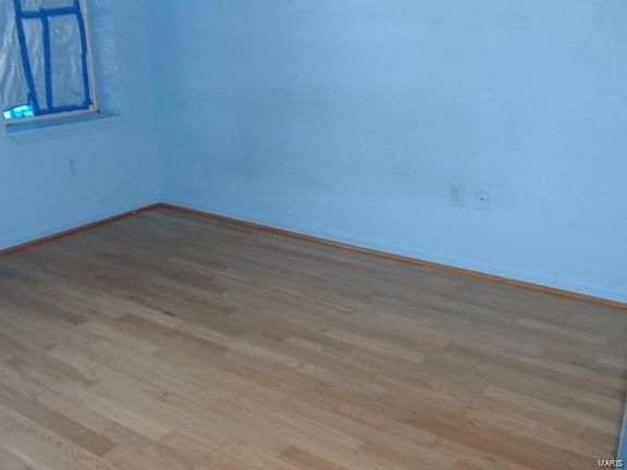 4th image of 2912 Dodier St