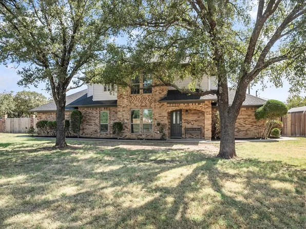 2720 N Hill Ter, Cleburne, TX 76031