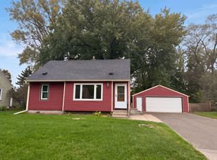 7 Park Dr, Circle Pines, MN 55014