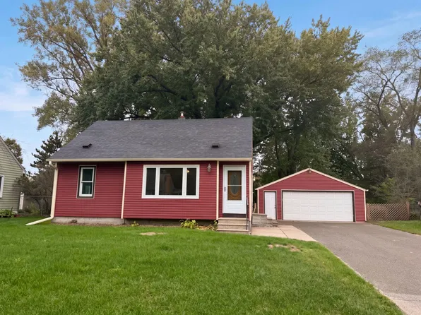 7 Park Dr, Circle Pines, MN 55014