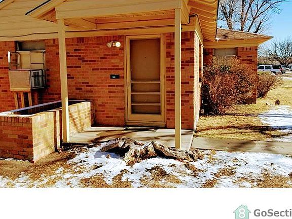 2nd image of 2710 Duncan Dr #B