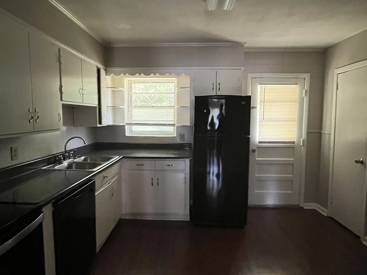 2565 Byler Road - 3 — Photo 3