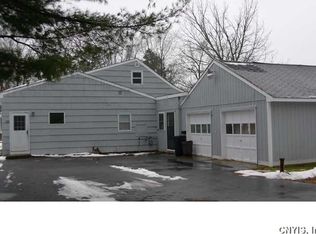 8916 Maple Dr, Cicero, NY 13039