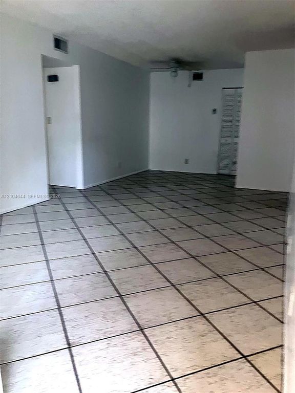 105 Gardens Dr APT 101, photo 4