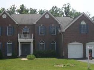 12751 Alder Woods Dr, Fairfax, VA 22033