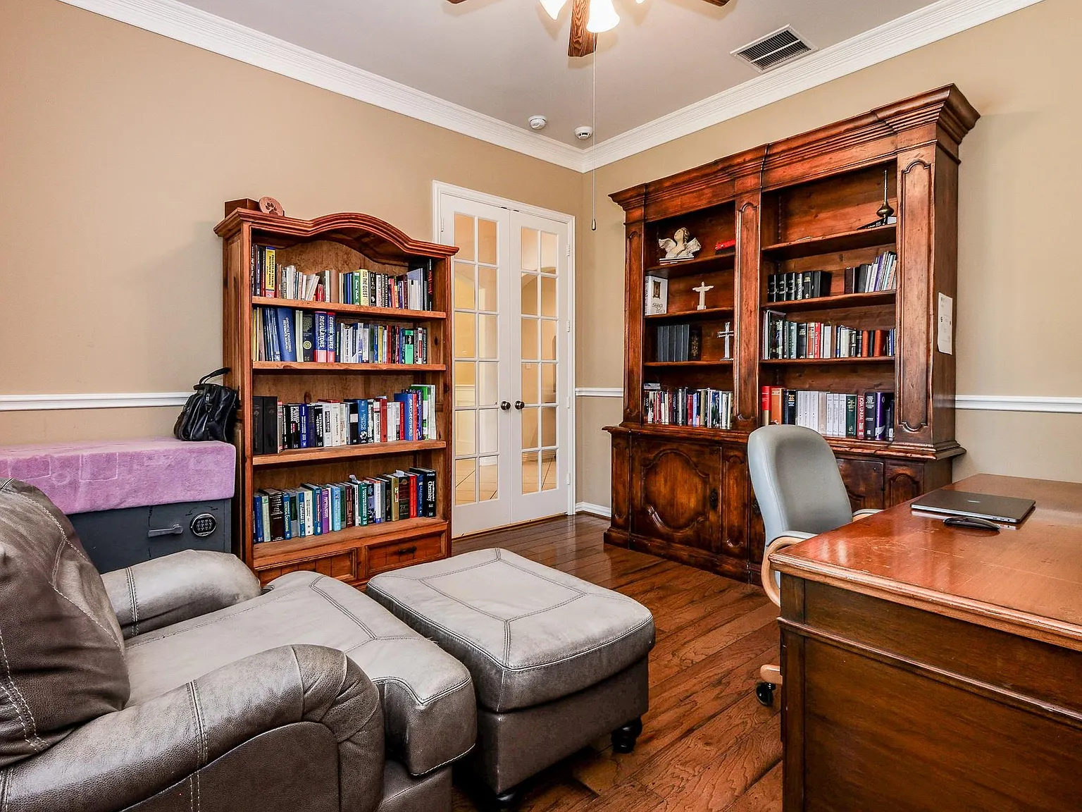 4 bed, 4.0 bath, 4043 sqft, $3,800 — Photo 2