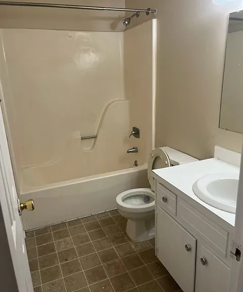 111 Hecht Pl #E — Photo 7
