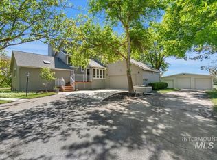 975 W Meander Ct, Eagle, ID 83616