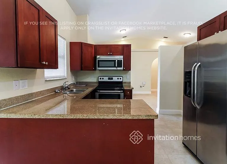 8723 NW 142nd Ln — Photo 5