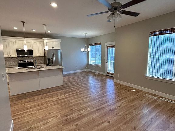 5th image of 1752 N 3870 W