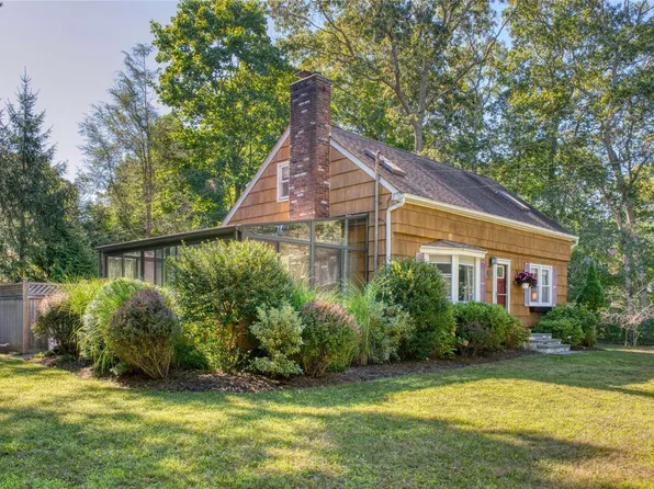 32 Summit Boulevard, Westhampton, NY 11977