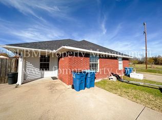 200 & 202 W Lamar St, Palmer, TX 75152