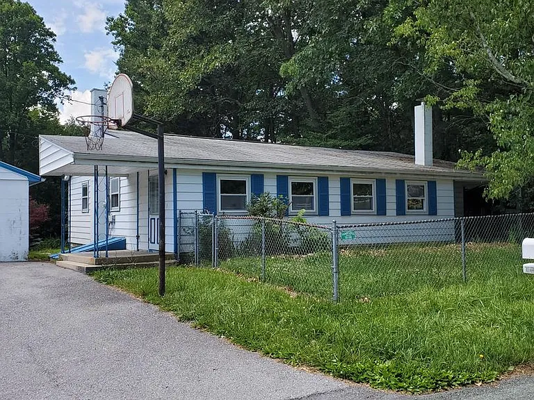 4603 Spruce Rd — Photo 1