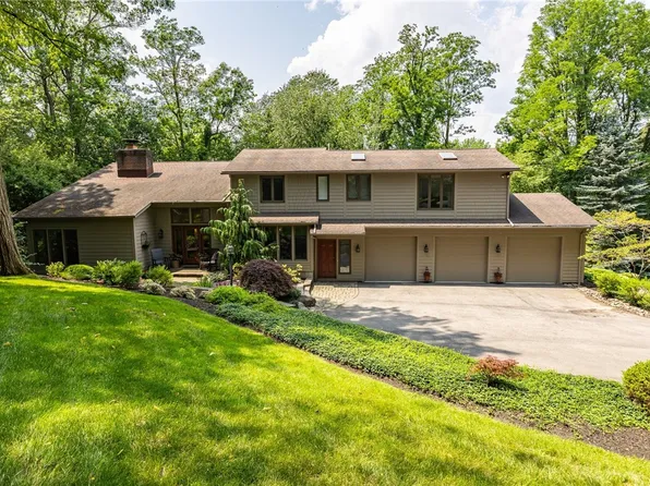 7 Hidden Brg, Pittsford, NY 14534