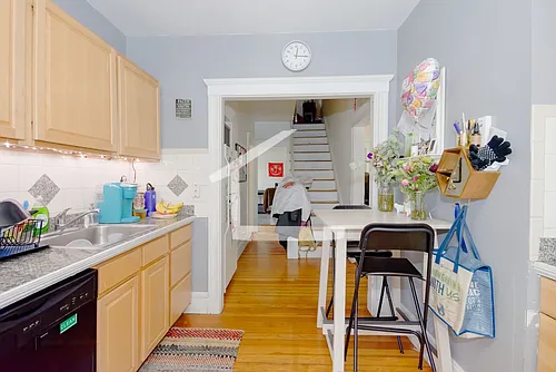 74 Quint Ave #7 Photo 1