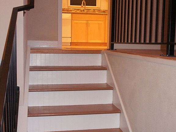 entry w/new iron railings