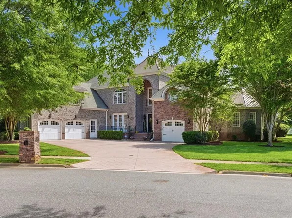 1601 Water View Cir, Chesapeake, VA 23322