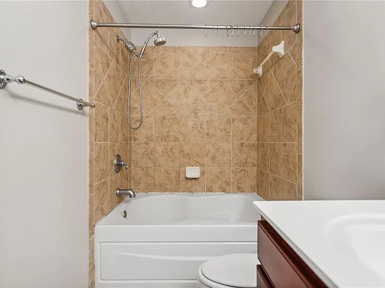 2263 Limehurst Dr NE — Photo 17