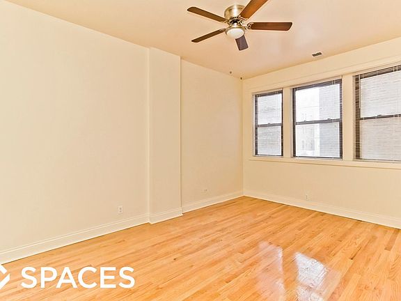 2nd image of 902 W Montrose Ave #1FSRE