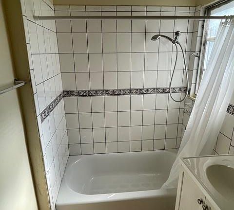 4th image of 236 Atlantic Ave APT 19