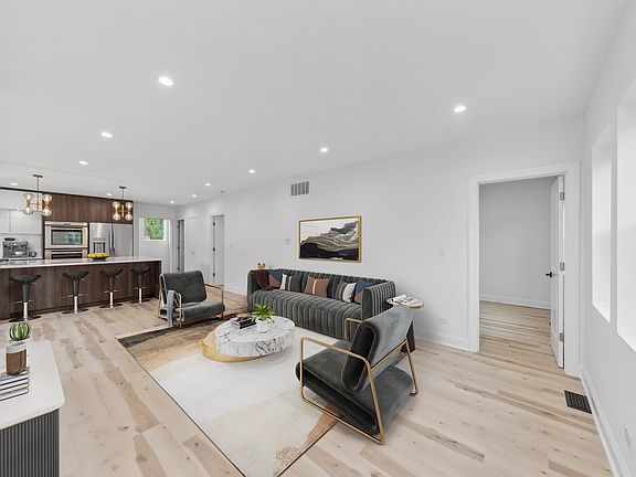 4th image of 2052 N Newland Ave