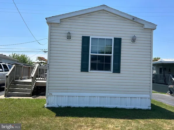 492 Brendon Dr, Leola, PA 17540