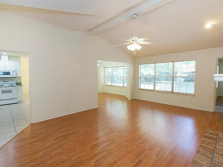 2340 NW 16th Ave — Photo 5
