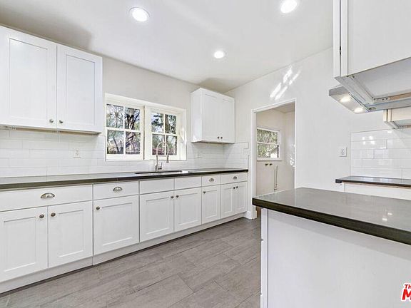 5th image of 2864 N D St
